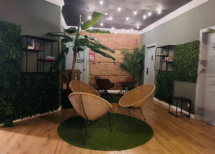 Black Swan Hostel